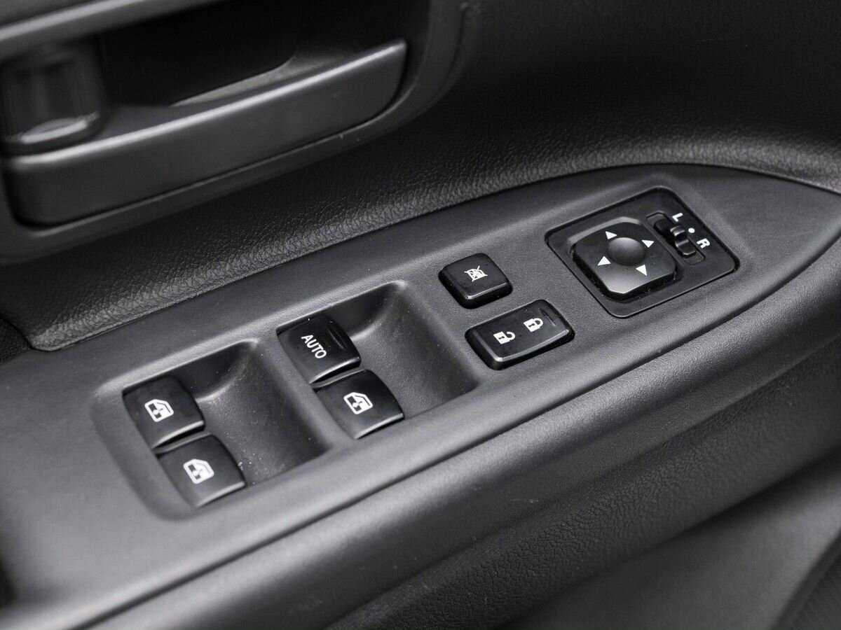 Б/У Митсубиши Оутлэндер 2018 года. Фото: #17