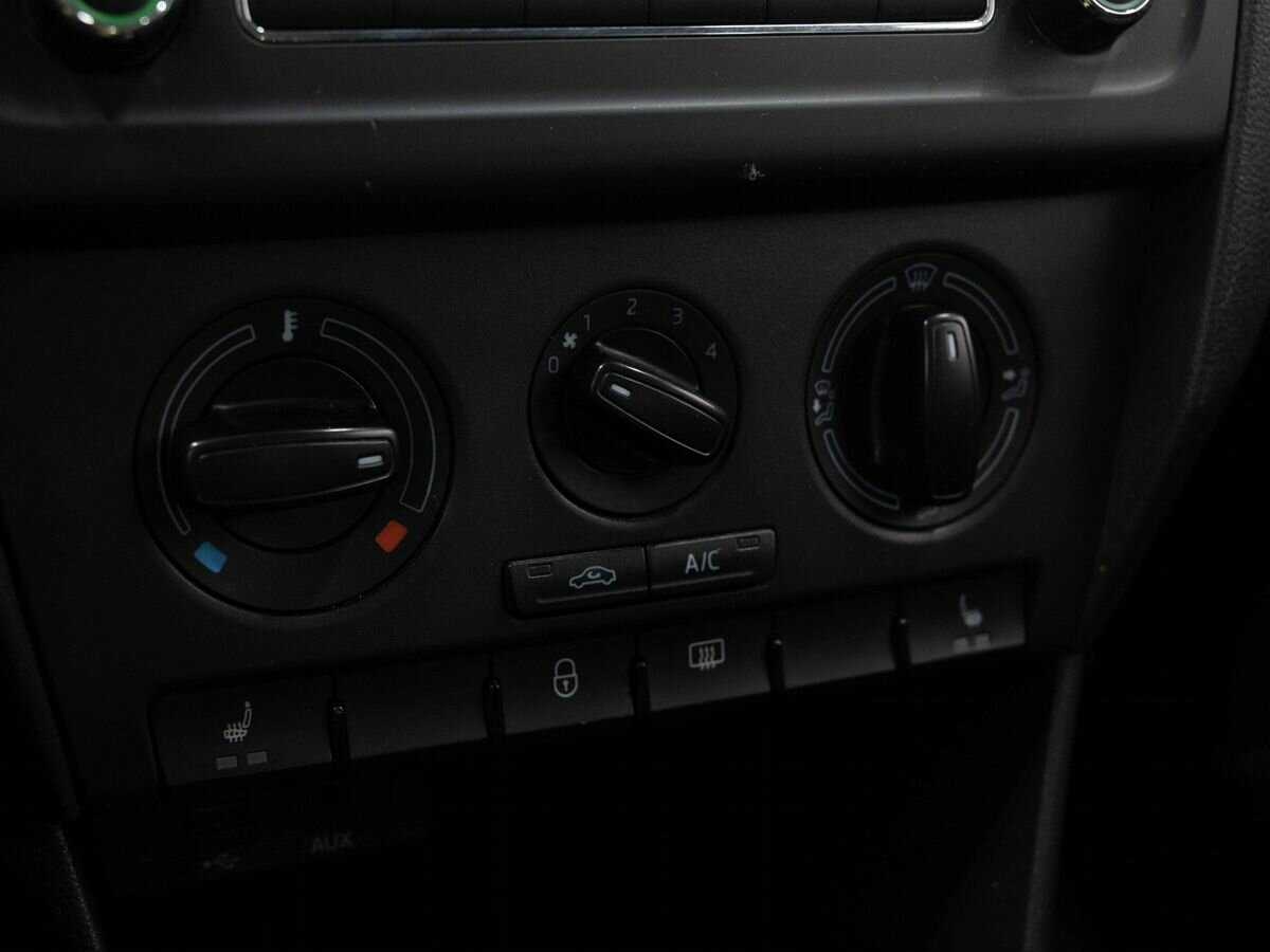 Б/У Шкода Рапид 2015 года. Фото: #17