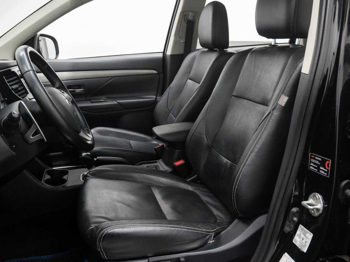 Б/У Митсубиши Оутлэндер 2013 года. Фото: #13