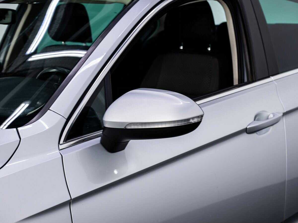 Б/У Фольксваген Пассат 2017 года. Фото: #7