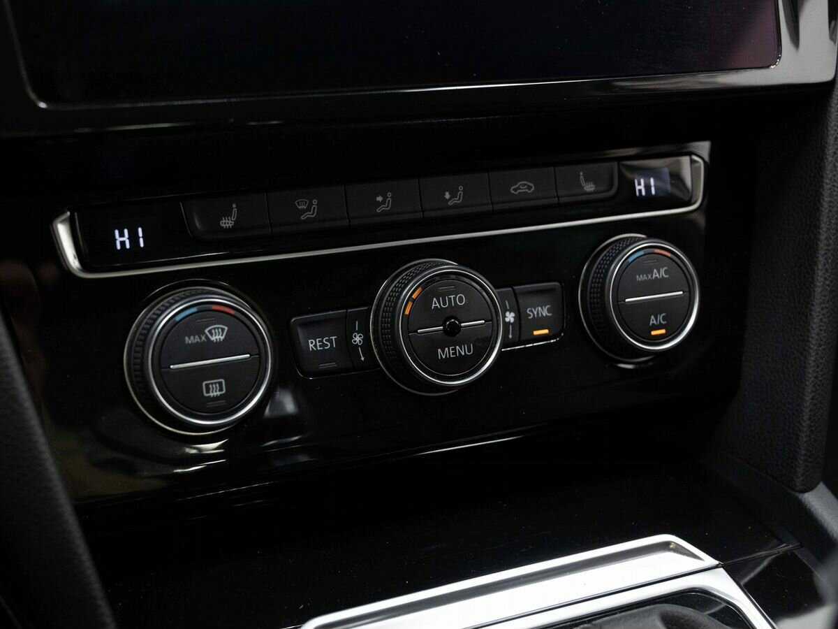 Б/У Фольксваген Пассат 2017 года. Фото: #20