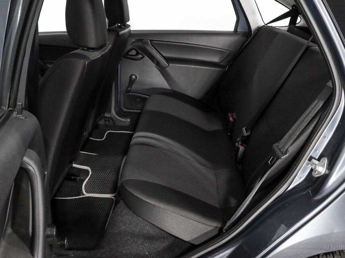 Б/У Лада (ВАЗ) Гранта 2015 года. Фото: #9