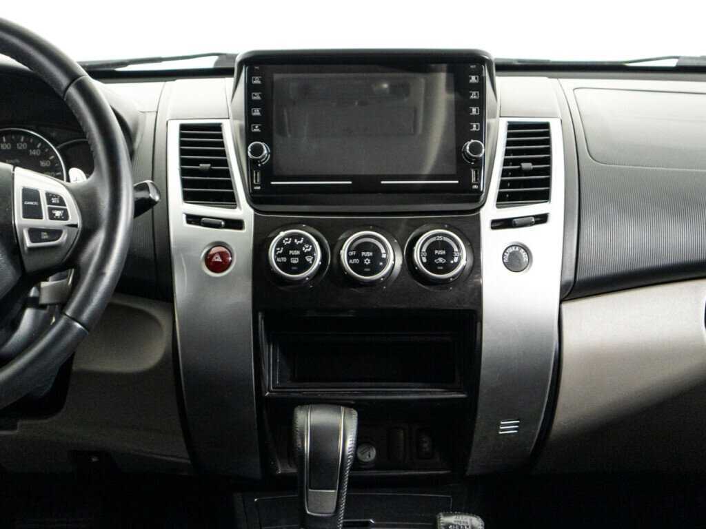 Б/У Митсубиши Паджеро Спорт 2014 года. Фото: #13