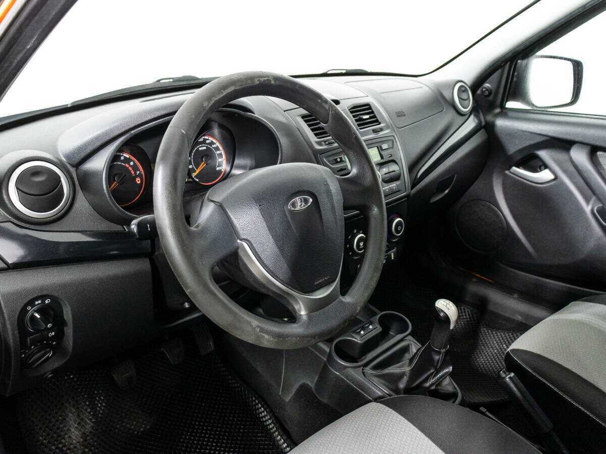 Б/У Лада (ВАЗ) Калина 2015 года. Фото: #10