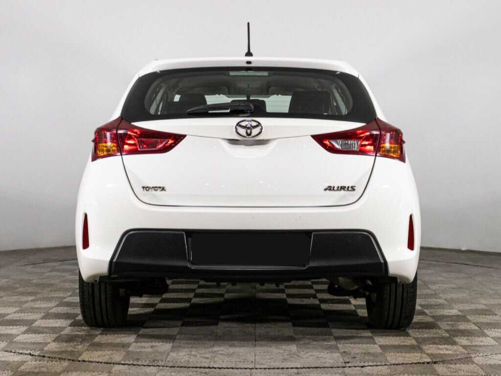 Б/У Тойота Аурис 2014 года. Фото: #5