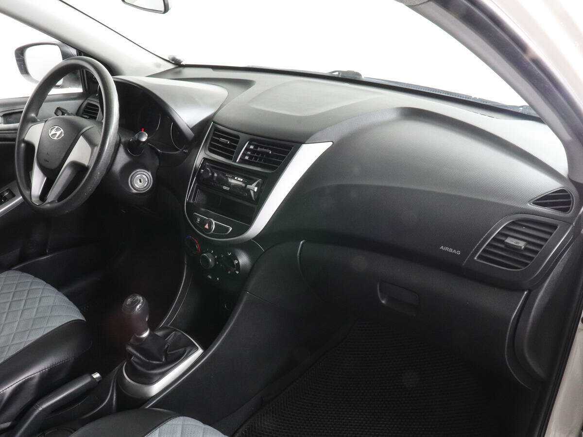 Б/У Хендай Солярис 2015 года. Фото: #9