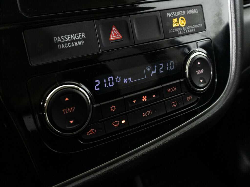 Б/У Митсубиши Оутлэндер 2016 года. Фото: #16