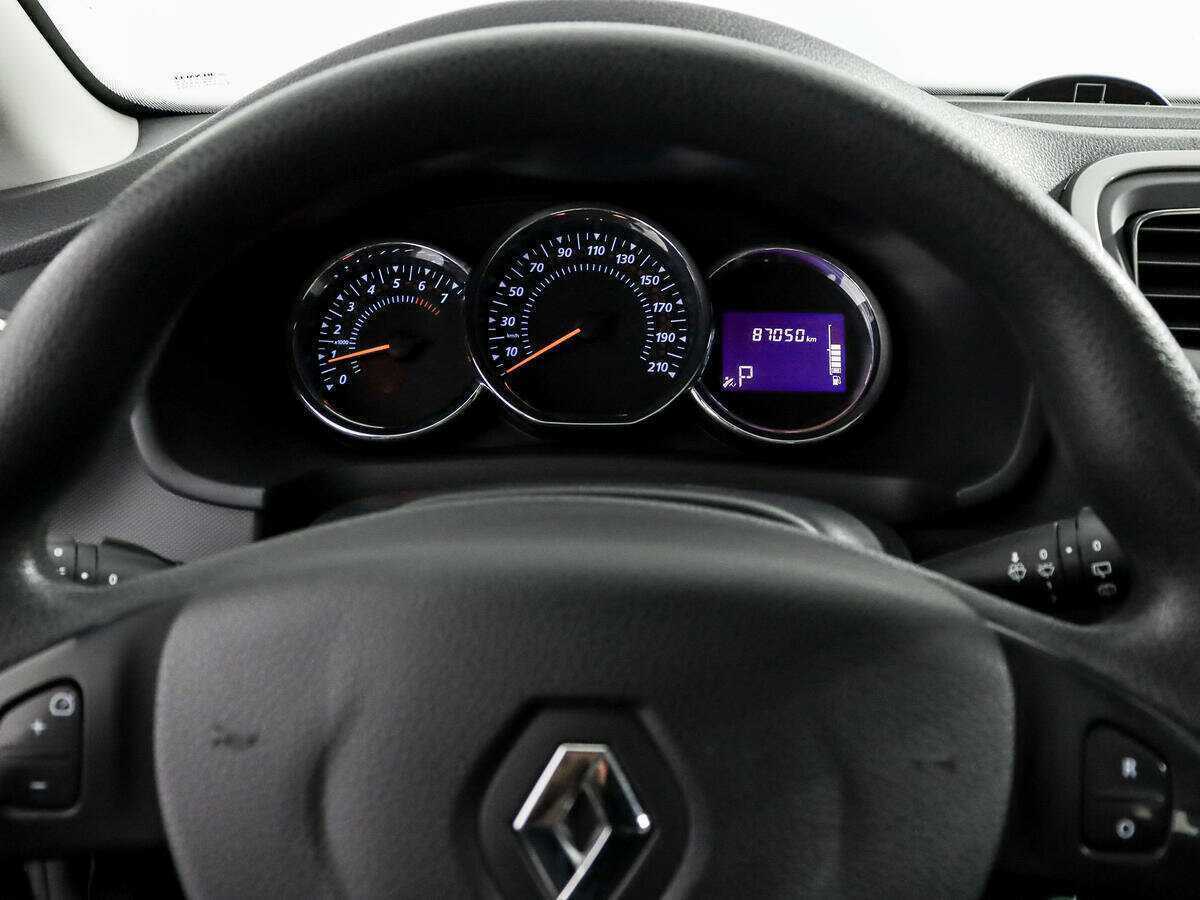 Б/У Рено Сандеро 2017 года. Фото: #14