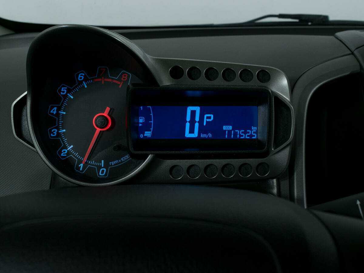 Б/У Шевроле Авео 2012 года. Фото: #11