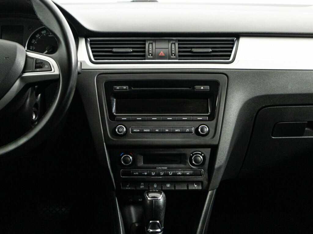 Б/У Шкода Рапид 2015 года. Фото: #13