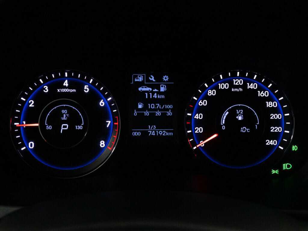 Б/У Хендай ай40 2015 года. Фото: #11