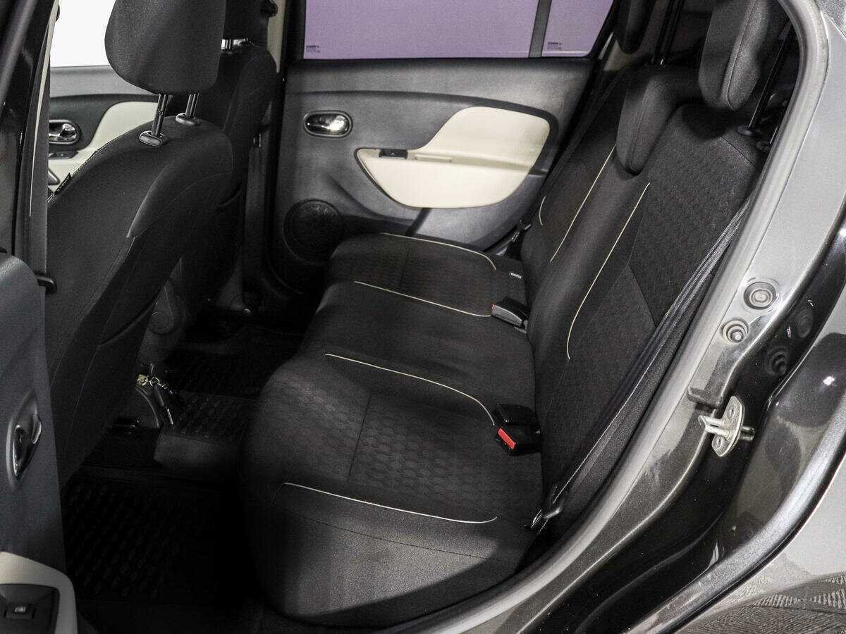 Б/У Рено Логан 2016 года. Фото: #9