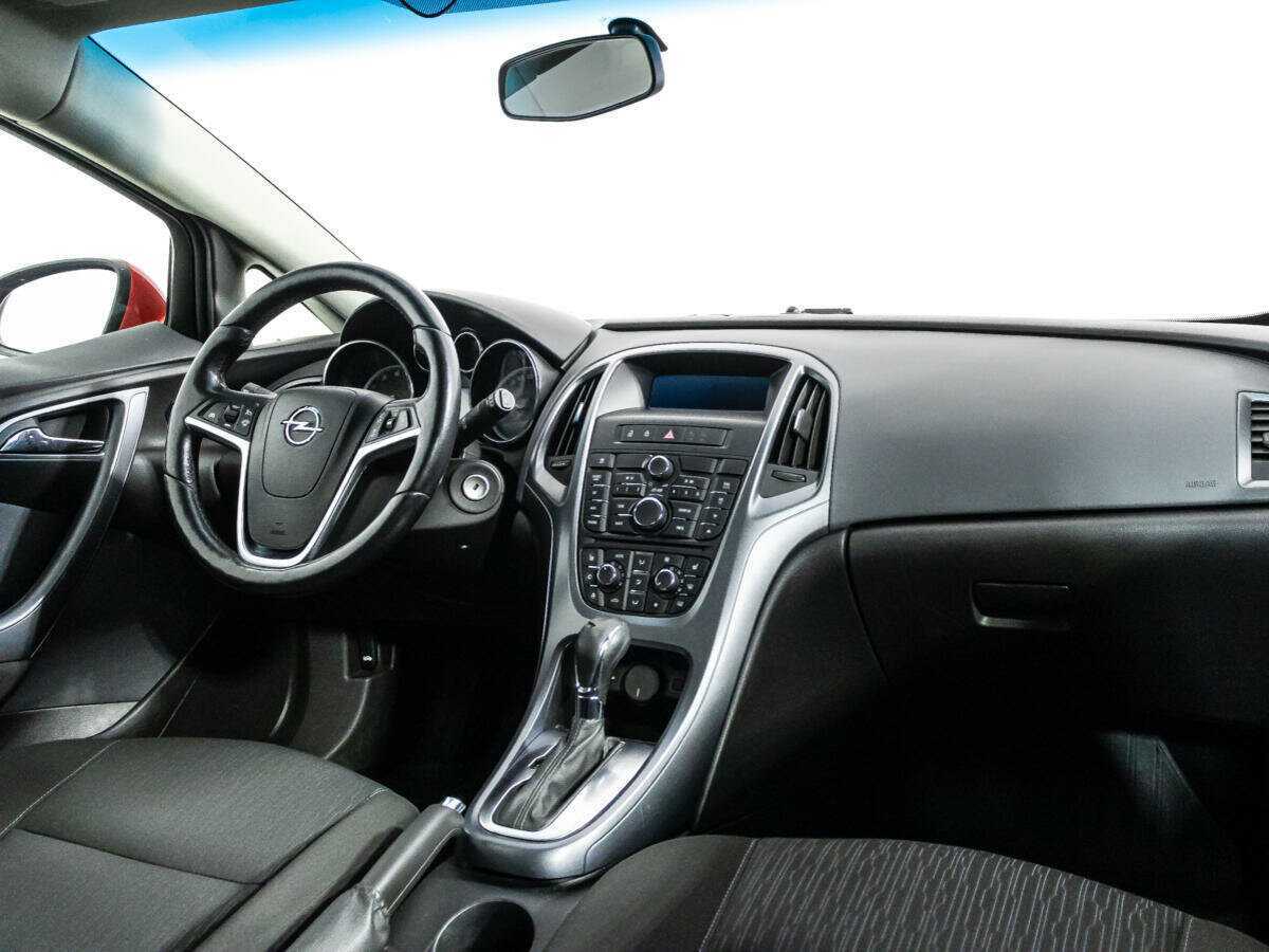 Б/У Опель Астра 2013 года. Фото: #8