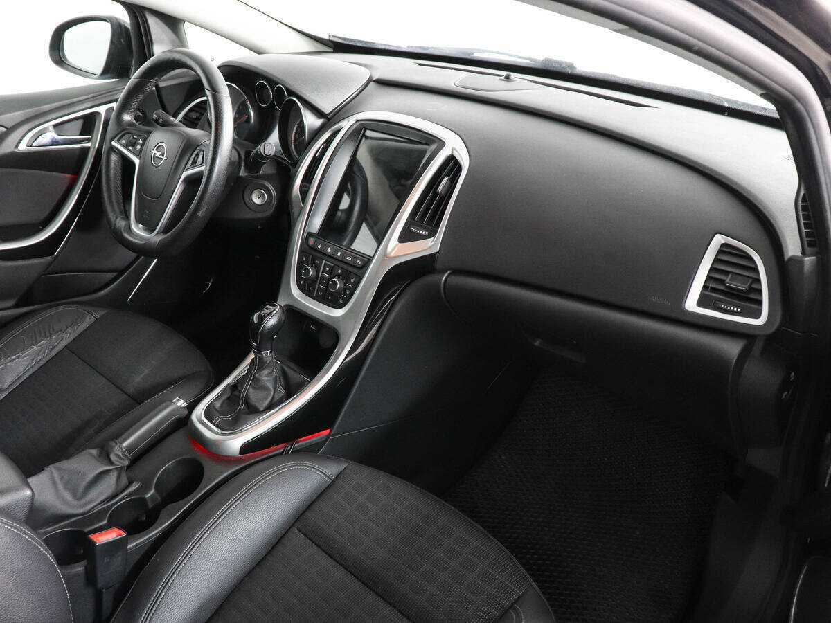 Б/У Опель Астра 2013 года. Фото: #5