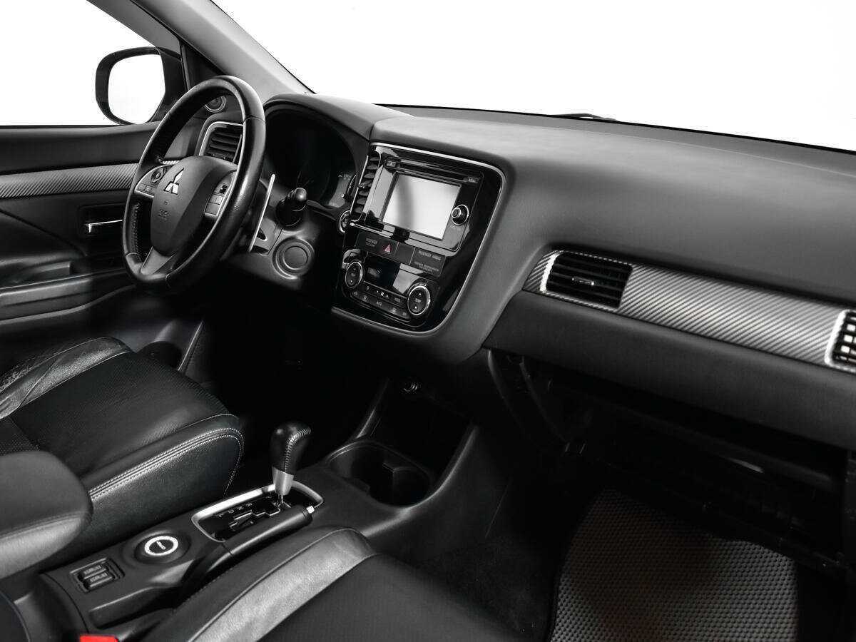 Б/У Митсубиши Оутлэндер 2012 года. Фото: #6