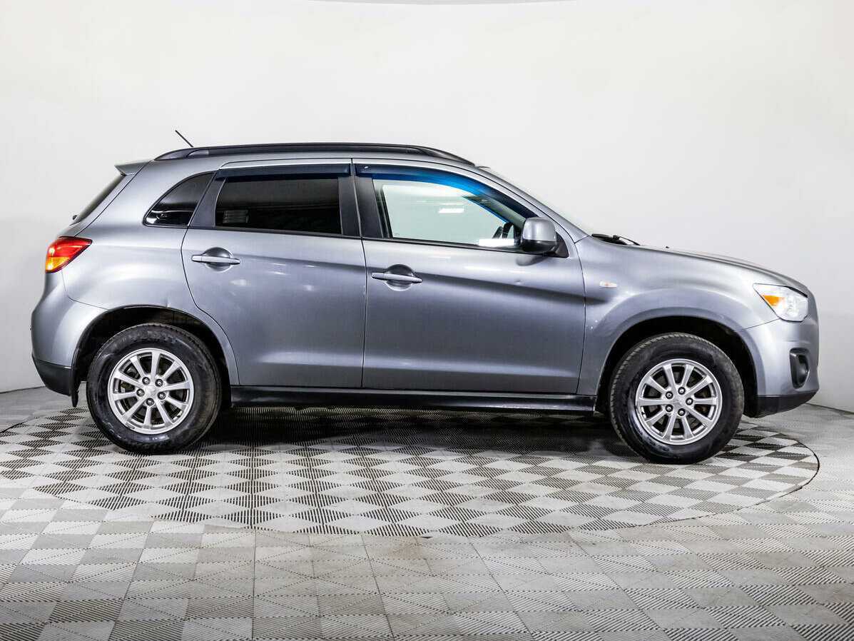 Б/У Митсубиши АС-Икс 2012 года. Фото: #3