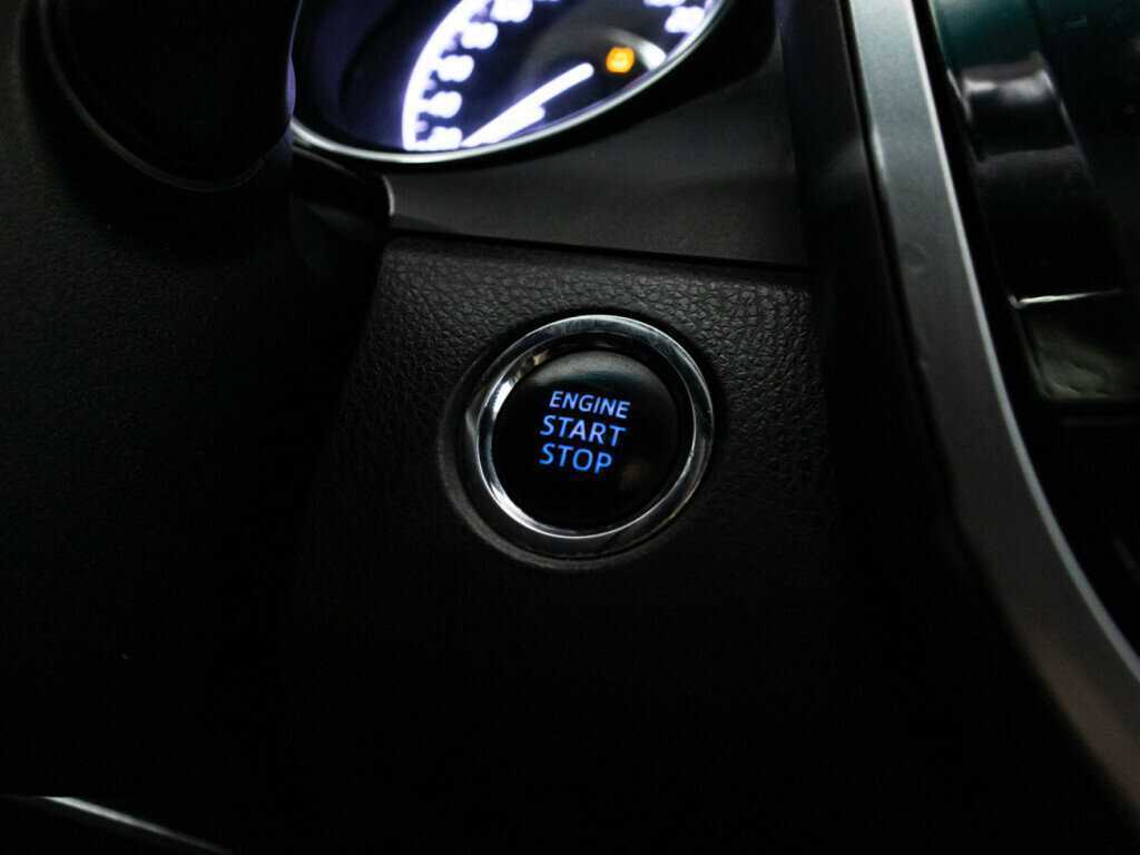 Б/У Тойота Камри 2018 года. Фото: #16