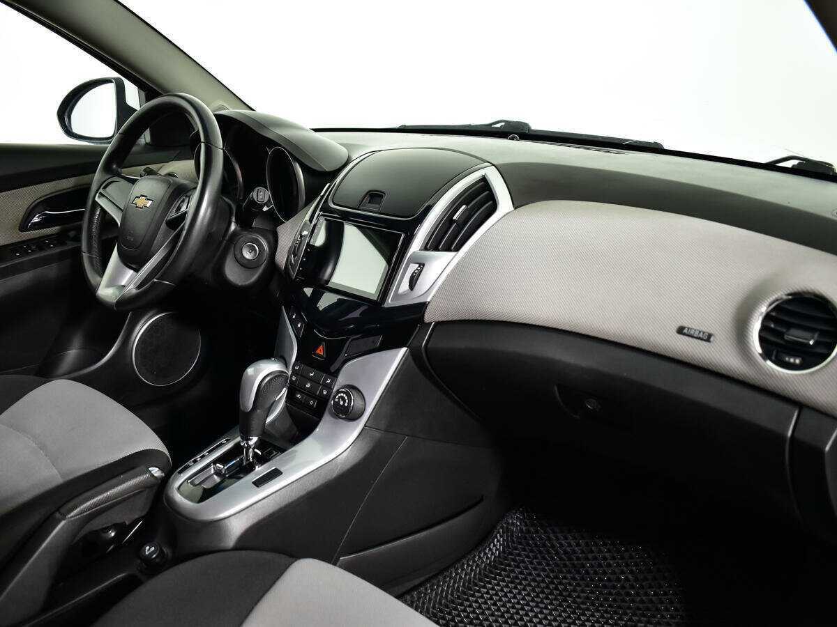 Б/У Шевроле Круз 2013 года. Фото: #8