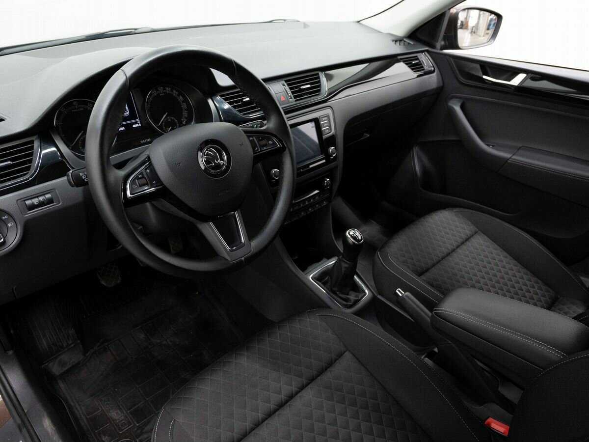 Б/У Шкода Рапид 2018 года. Фото: #8