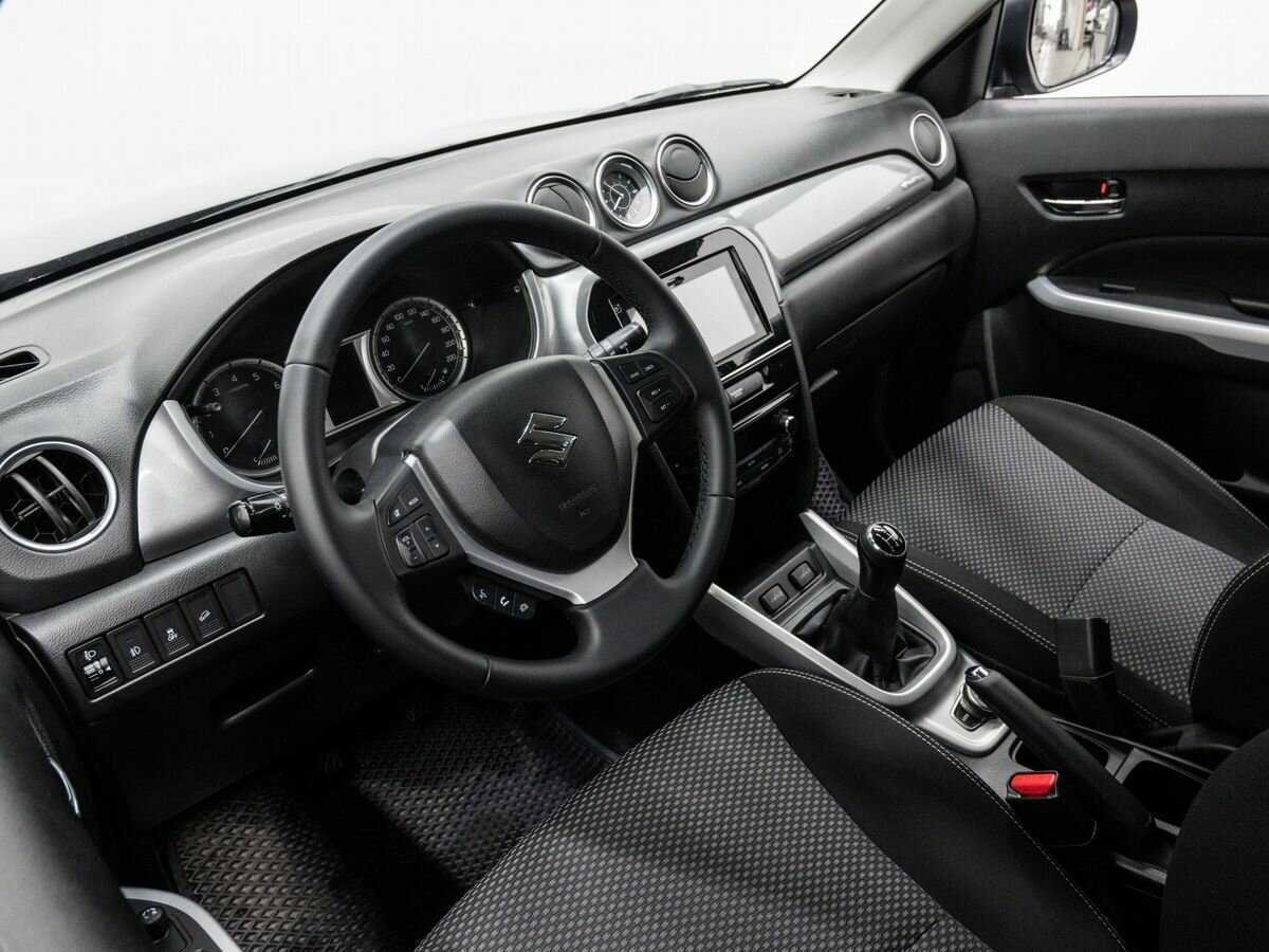 Б/У Сузуки Витара 2015 года. Фото: #13