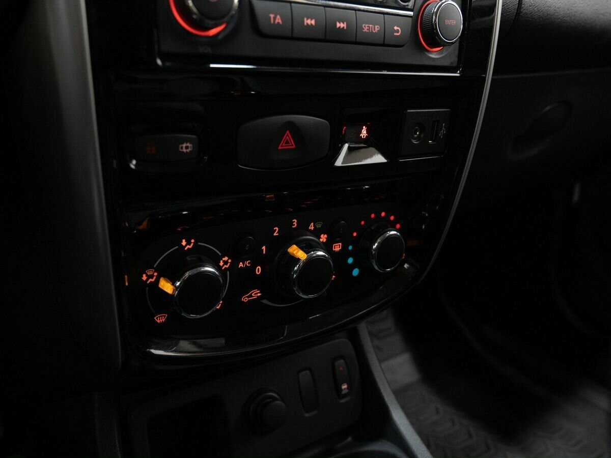 Б/У Ниссан Террано 2015 года. Фото: #17