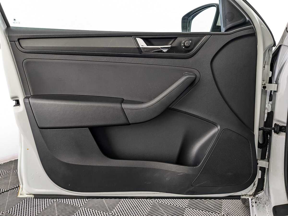 Б/У Шкода Рапид 2019 года. Фото: #16