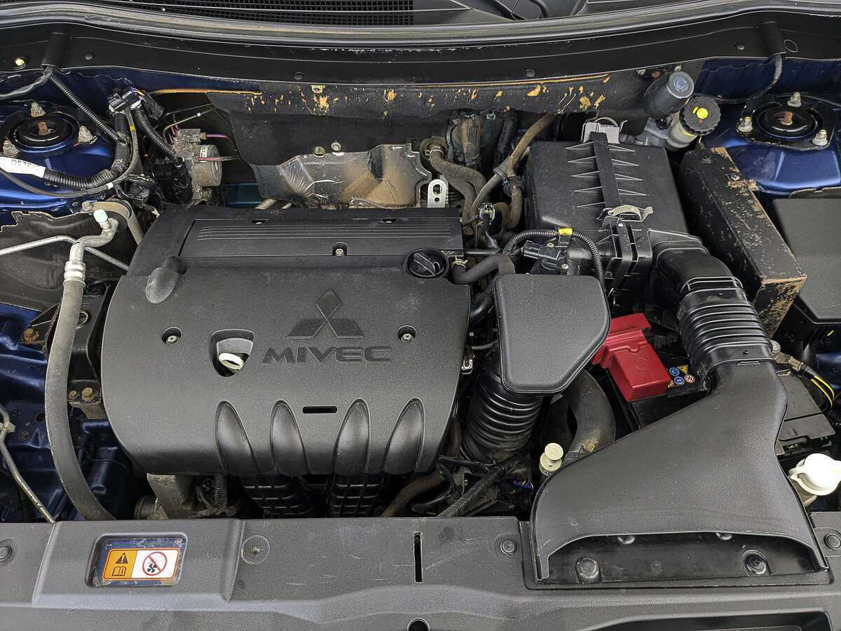 Б/У Митсубиши Оутлэндер 2014 года. Фото: #8