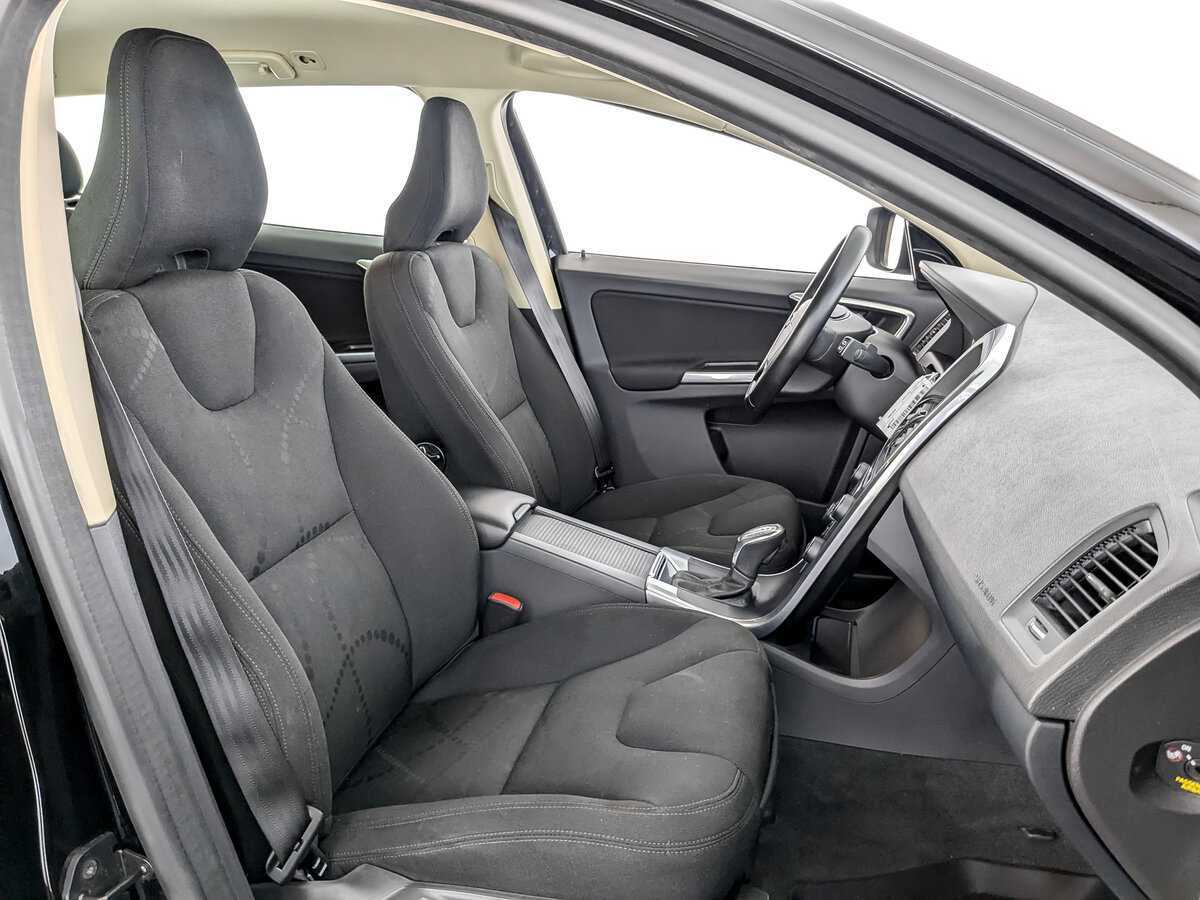 Б/У Вольво ИксЦ60 2012 года. Фото: #22