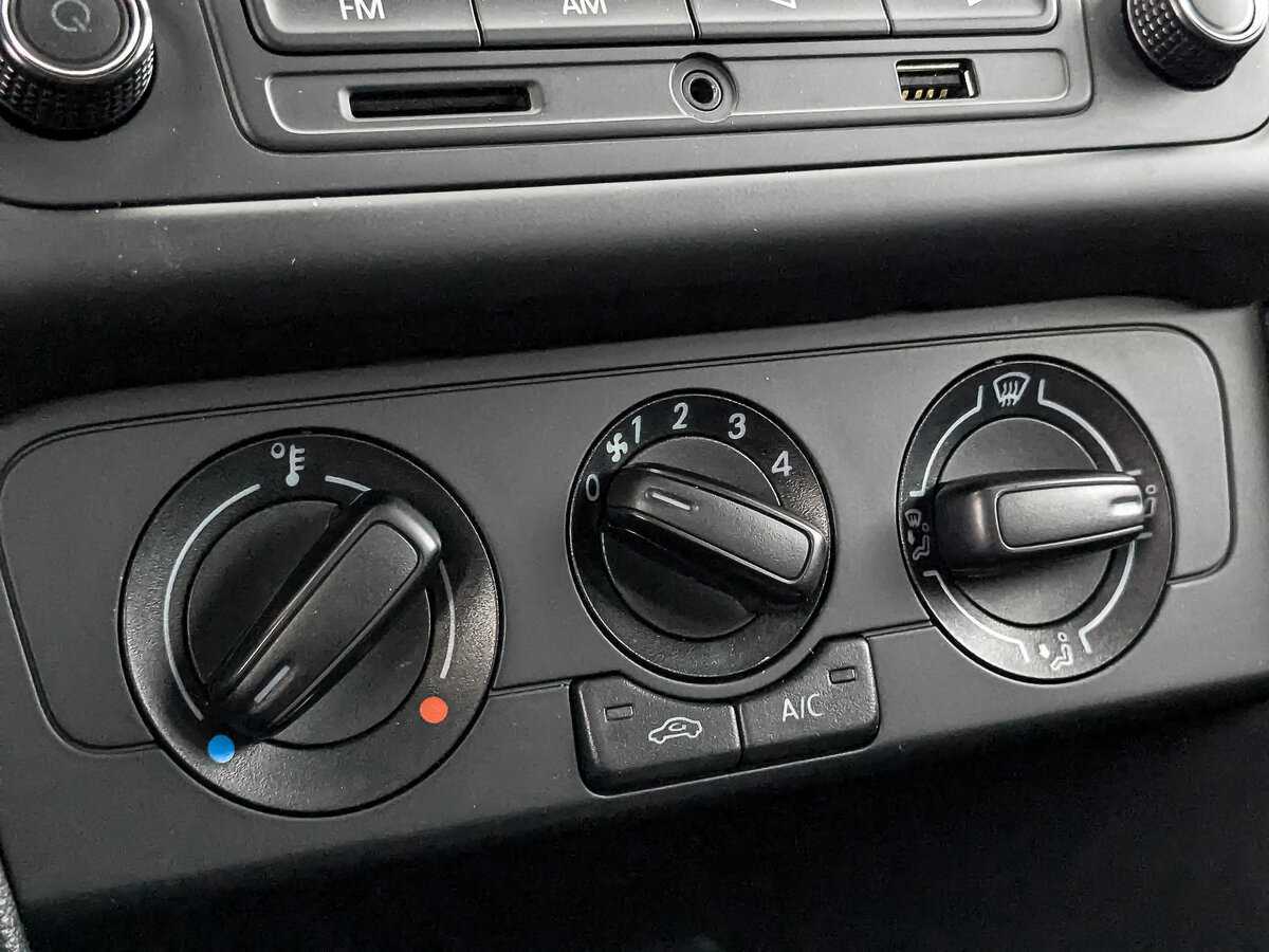 Б/У Фольксваген Поло 2015 года. Фото: #20