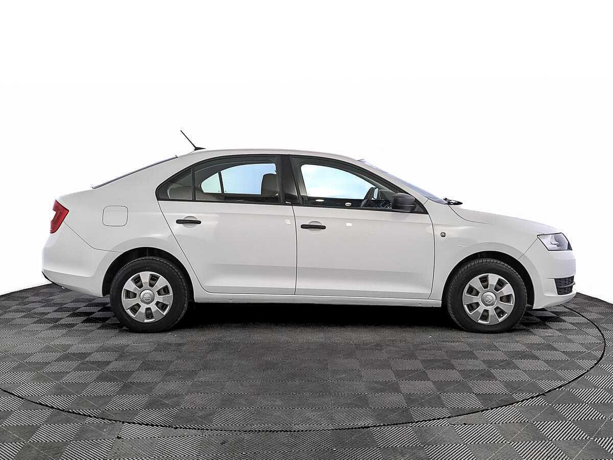 Б/У Шкода Рапид 2017 года. Фото: #3