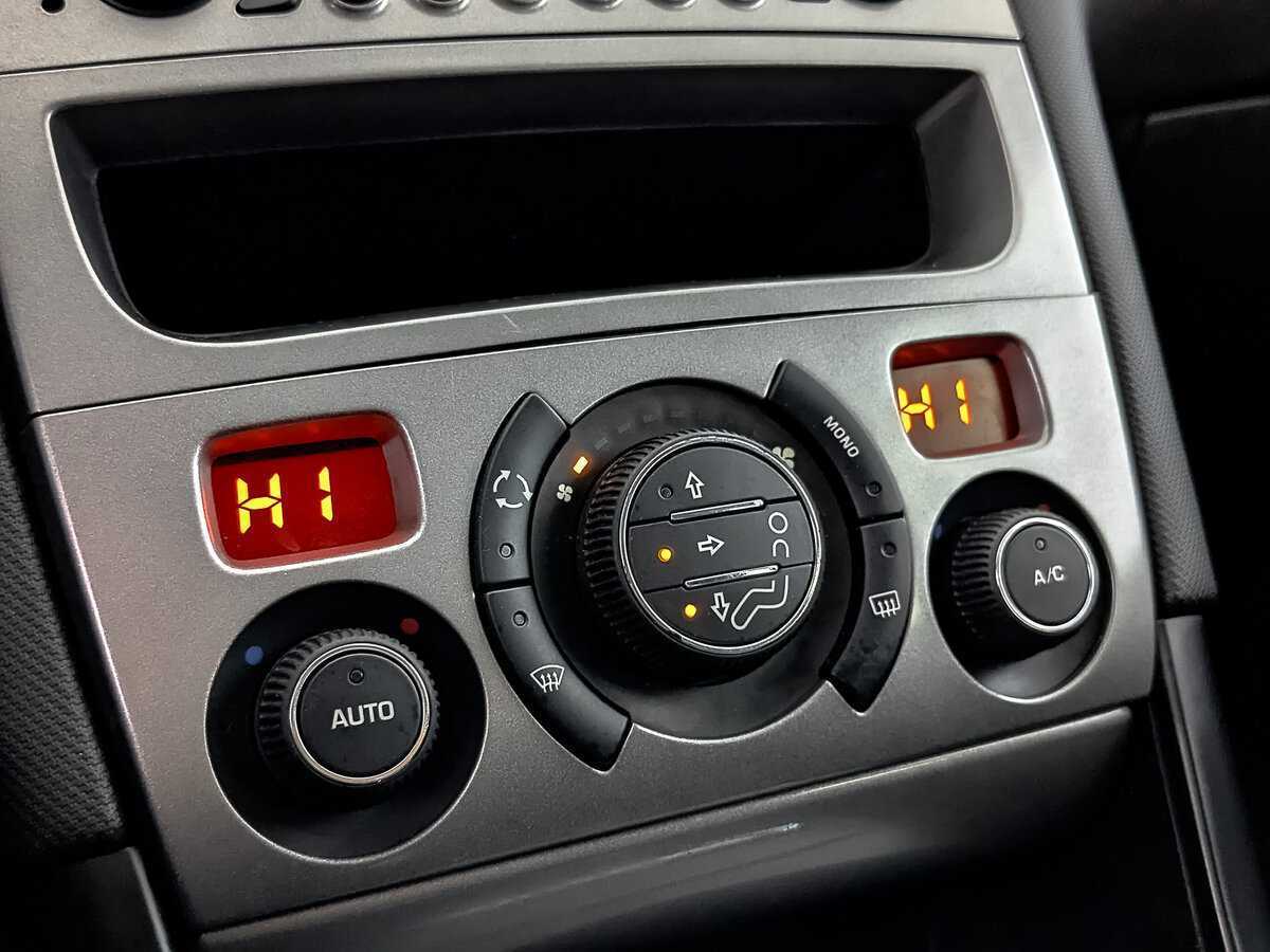 Б/У Пежо 408 2016 года. Фото: #18