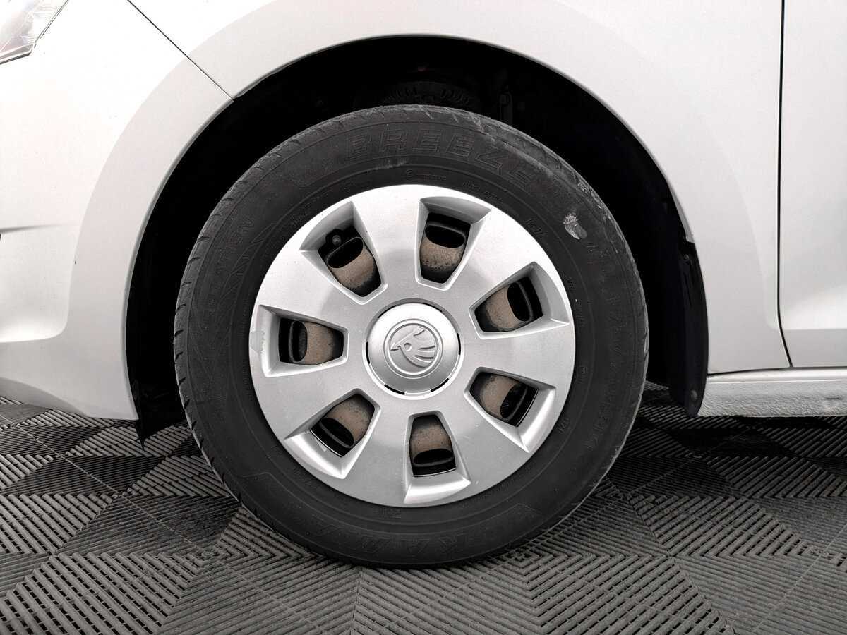 Б/У Шкода Рапид 2017 года. Фото: #17