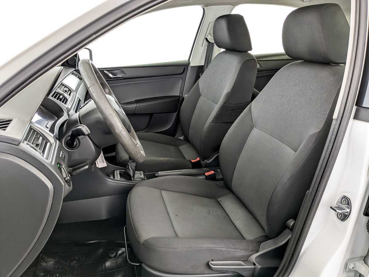 Б/У Шкода Рапид 2017 года. Фото: #19