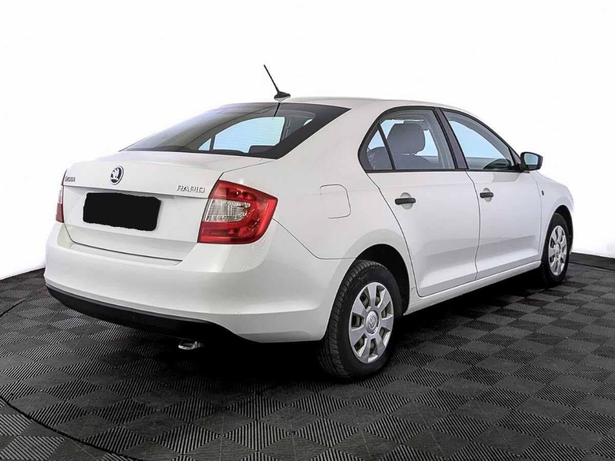 Б/У Шкода Рапид 2017 года. Фото: #4