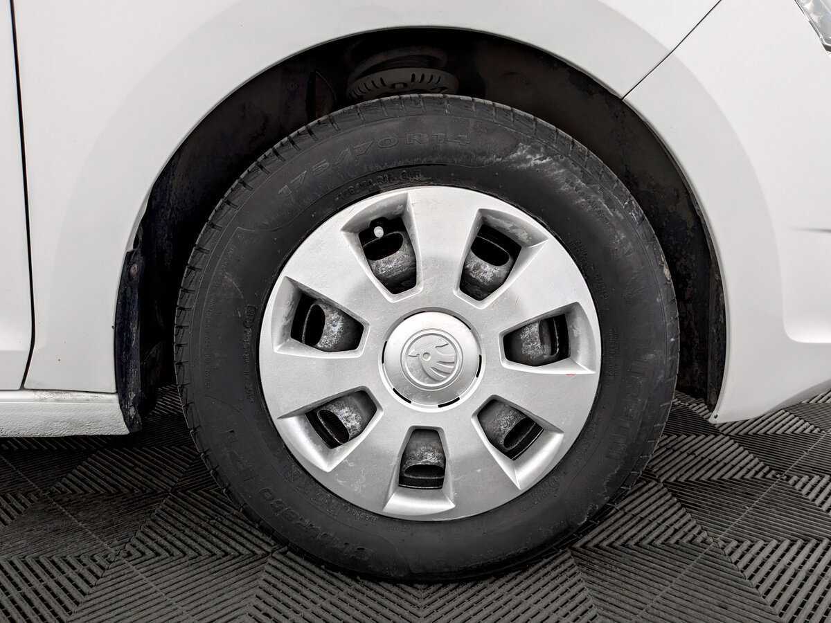 Б/У Шкода Рапид 2017 года. Фото: #17