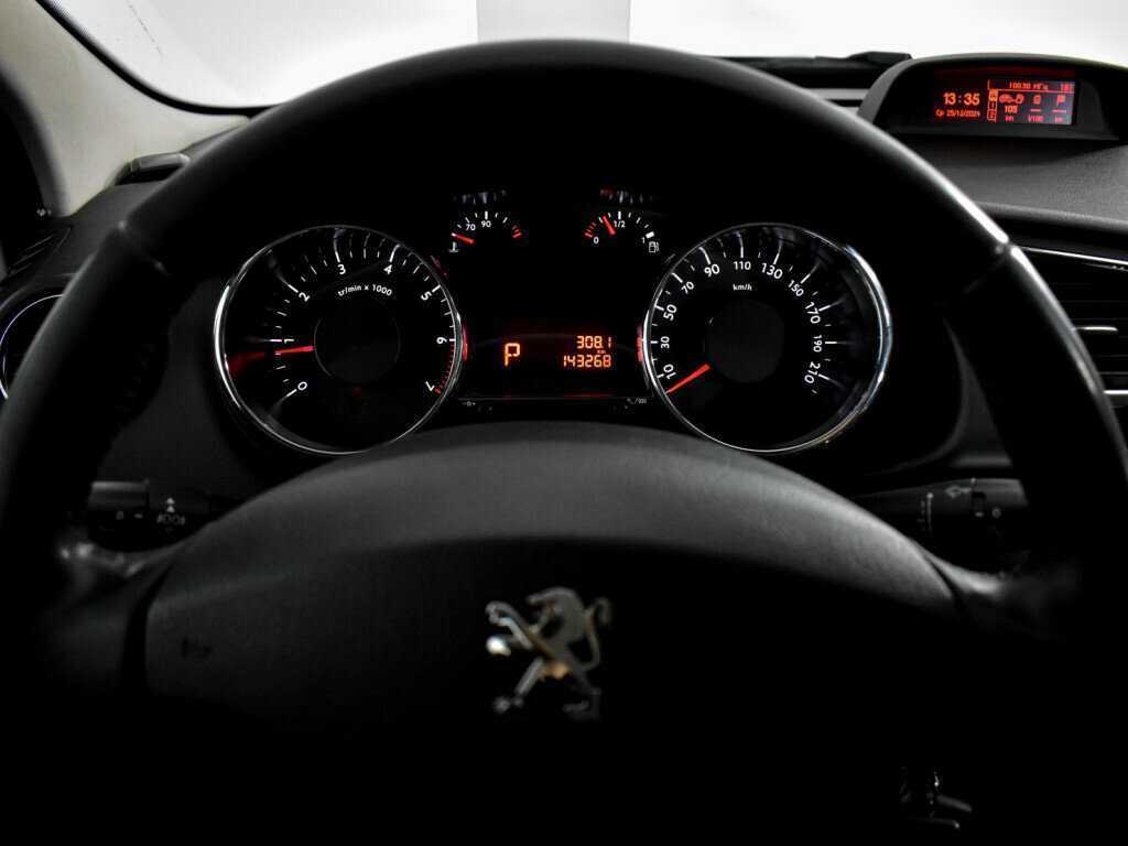 Б/У Пежо 3008 2014 года. Фото: #18