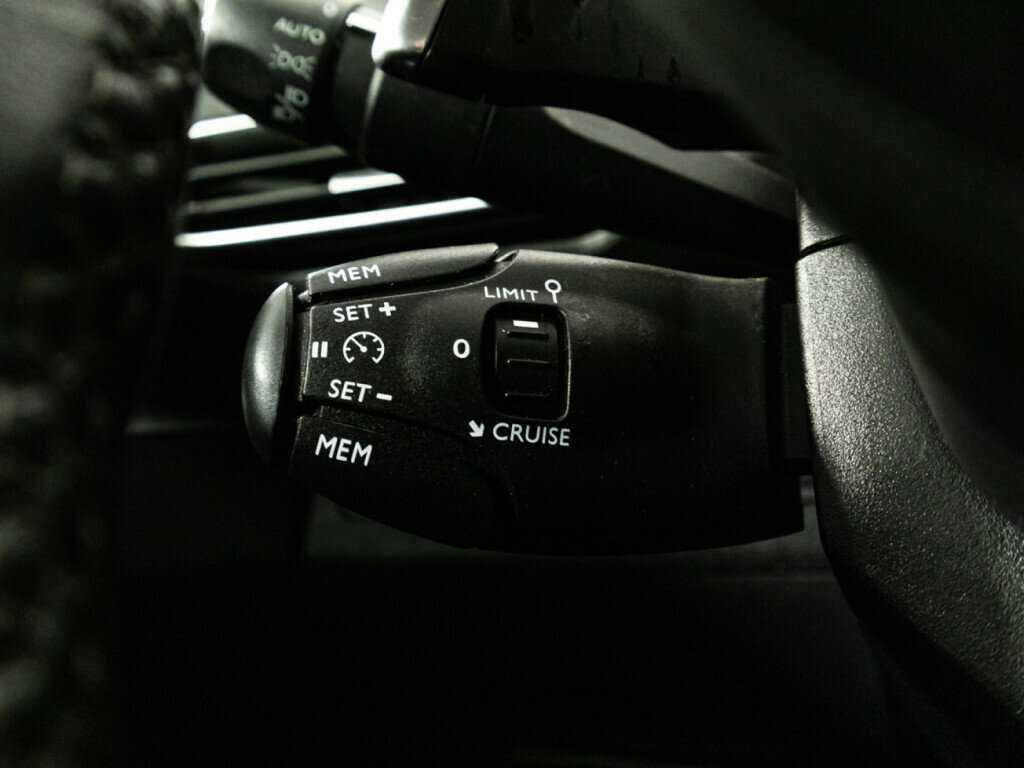 Б/У Пежо 3008 2017 года. Фото: #17