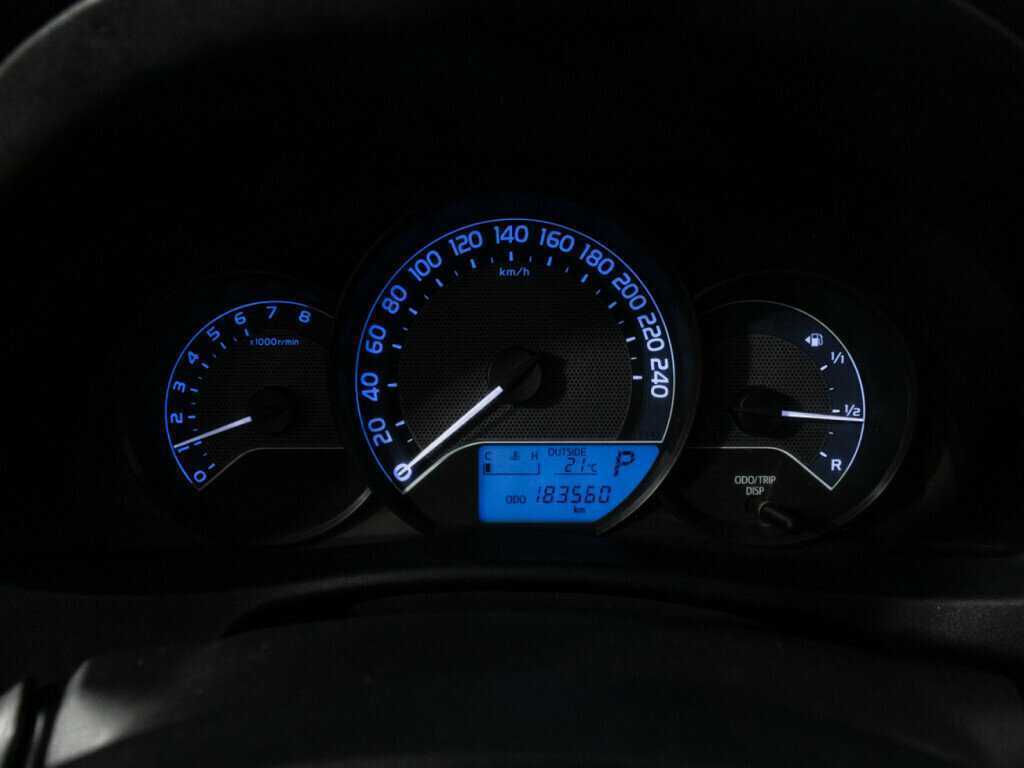 Б/У Тойота Аурис 2013 года. Фото: #11