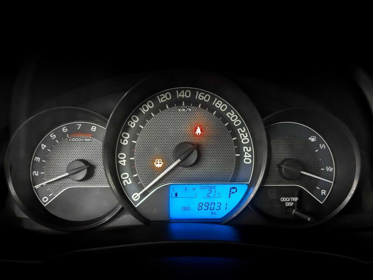 Б/У Тойота Королла 2014 года. Фото: #12