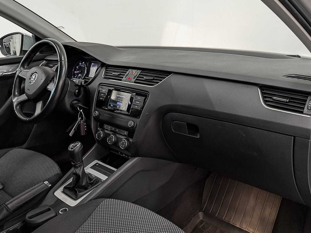 Б/У Шкода Октавия 2016 года. Фото: #12