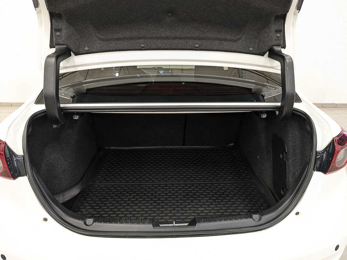 Б/У Мазда 3 2018 года. Фото: #9