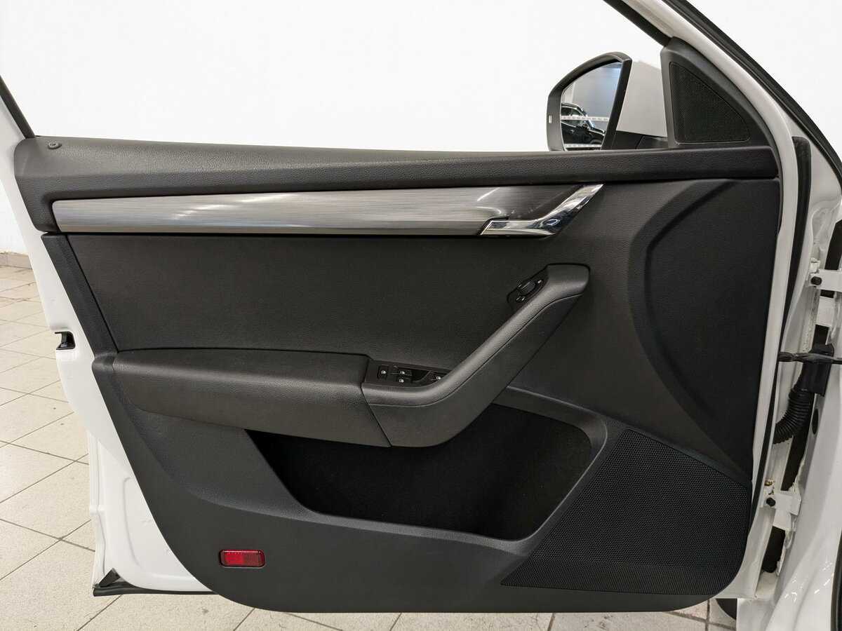 Б/У Шкода Октавия 2017 года. Фото: #16