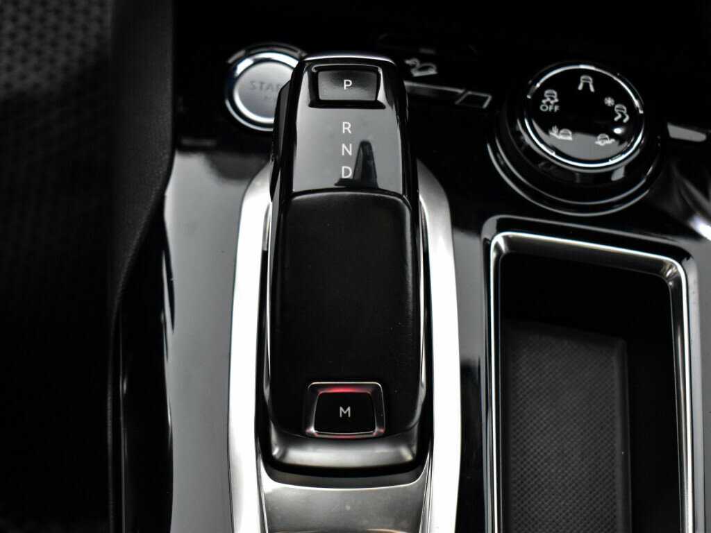 Б/У Пежо 3008 2018 года. Фото: #12