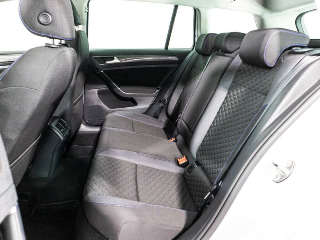 Б/У Фольксваген Гольф 2018 года. Фото: #9