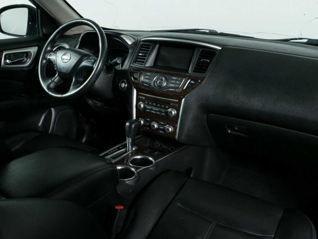 Б/У Ниссан Патфайндер 2015 года. Фото: #10