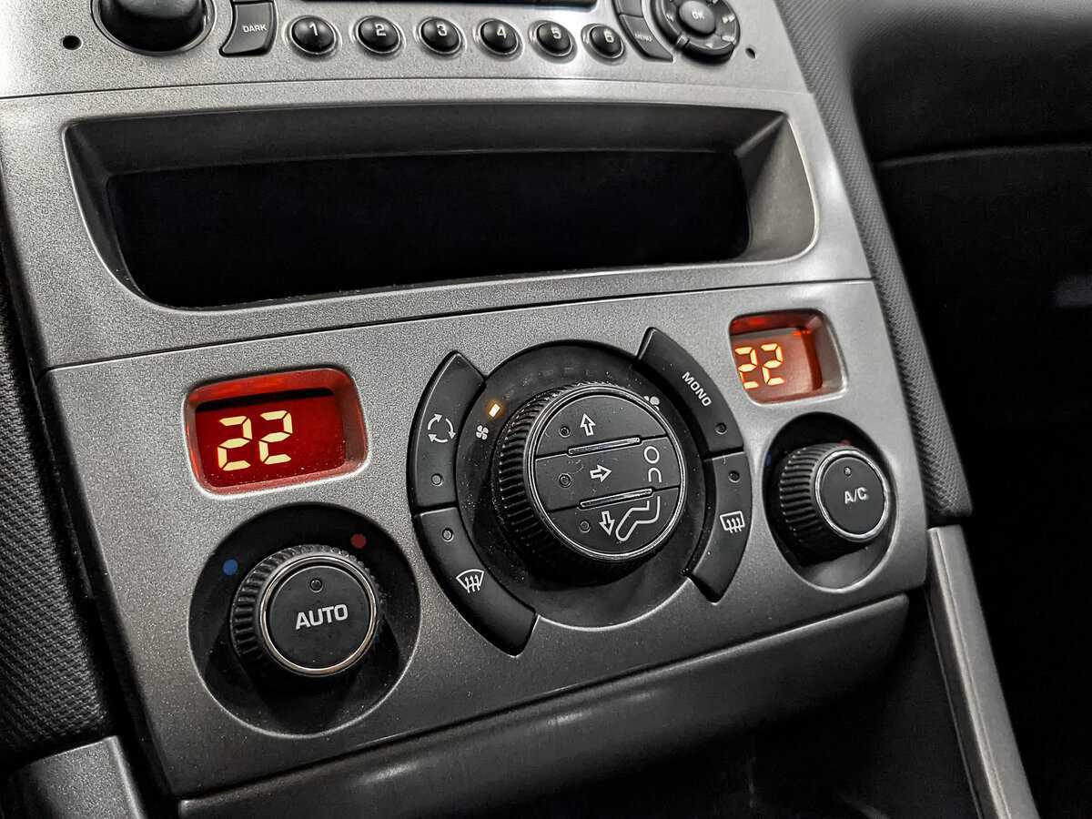 Б/У Пежо 308 2012 года. Фото: #22