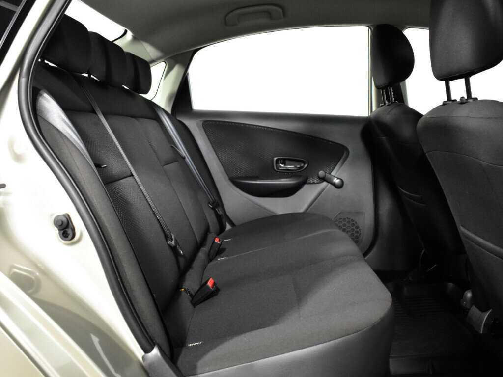 Б/У Ниссан Альмера 2017 года. Фото: #9