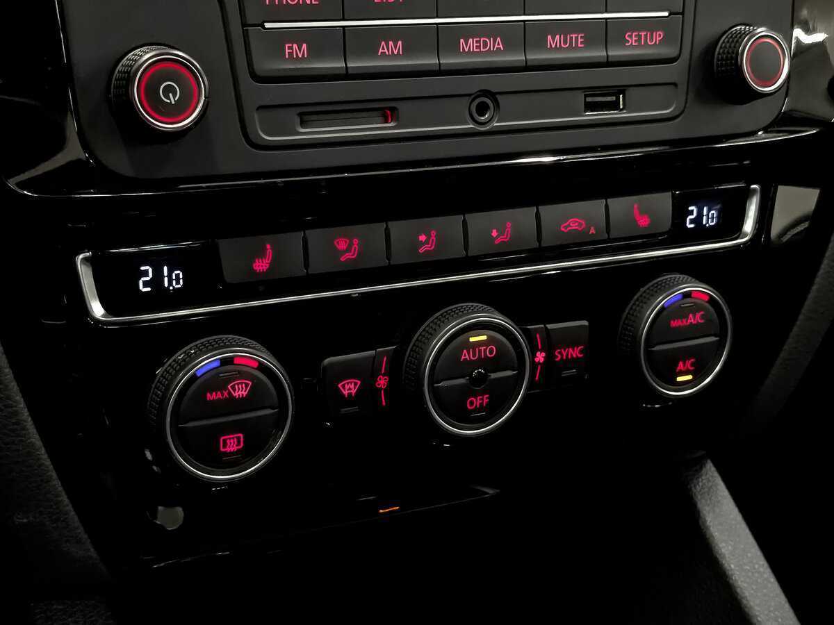 Б/У Фольксваген Джетта 2016 года. Фото: #20