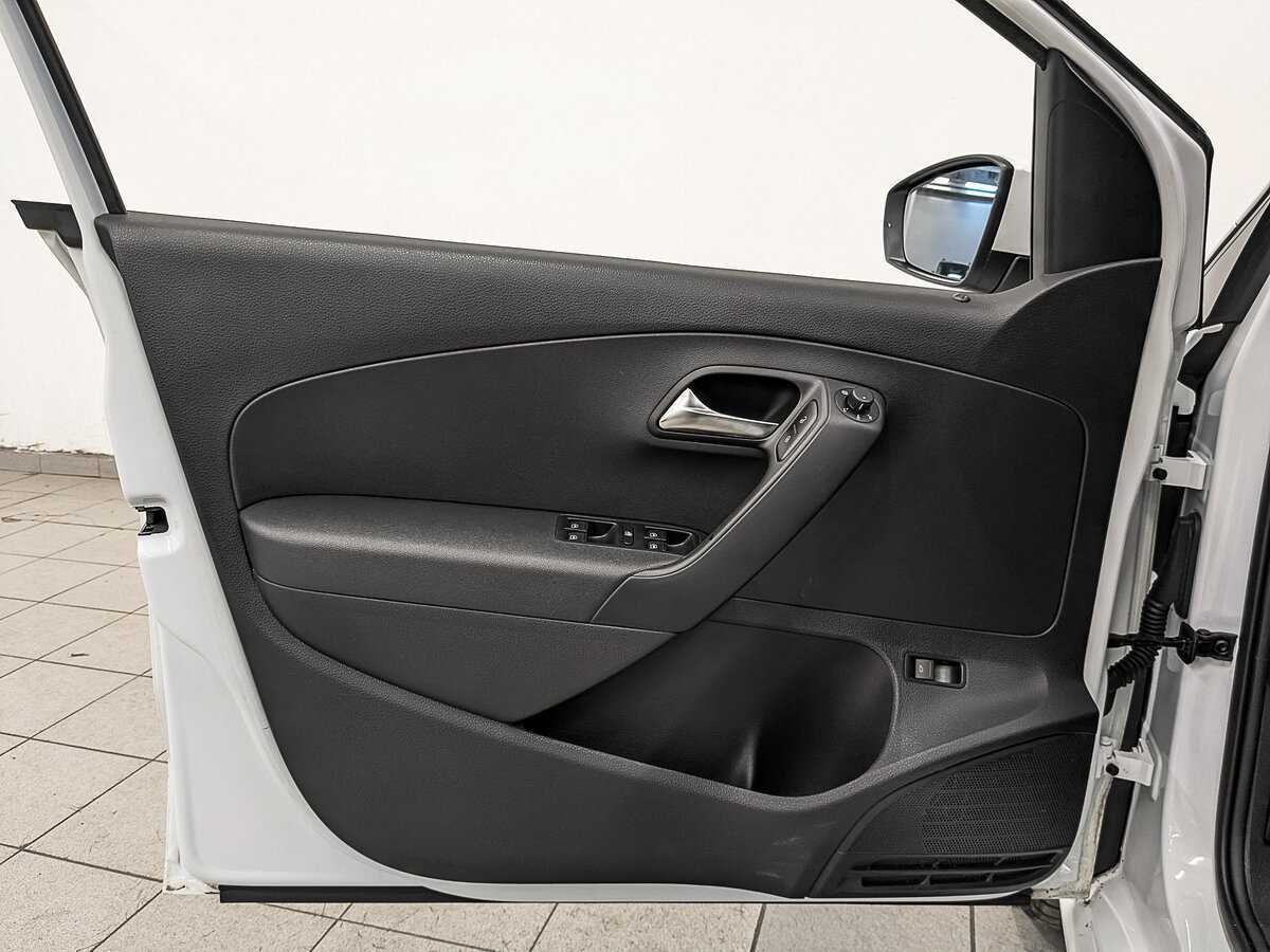 Б/У Фольксваген Поло 2018 года. Фото: #18