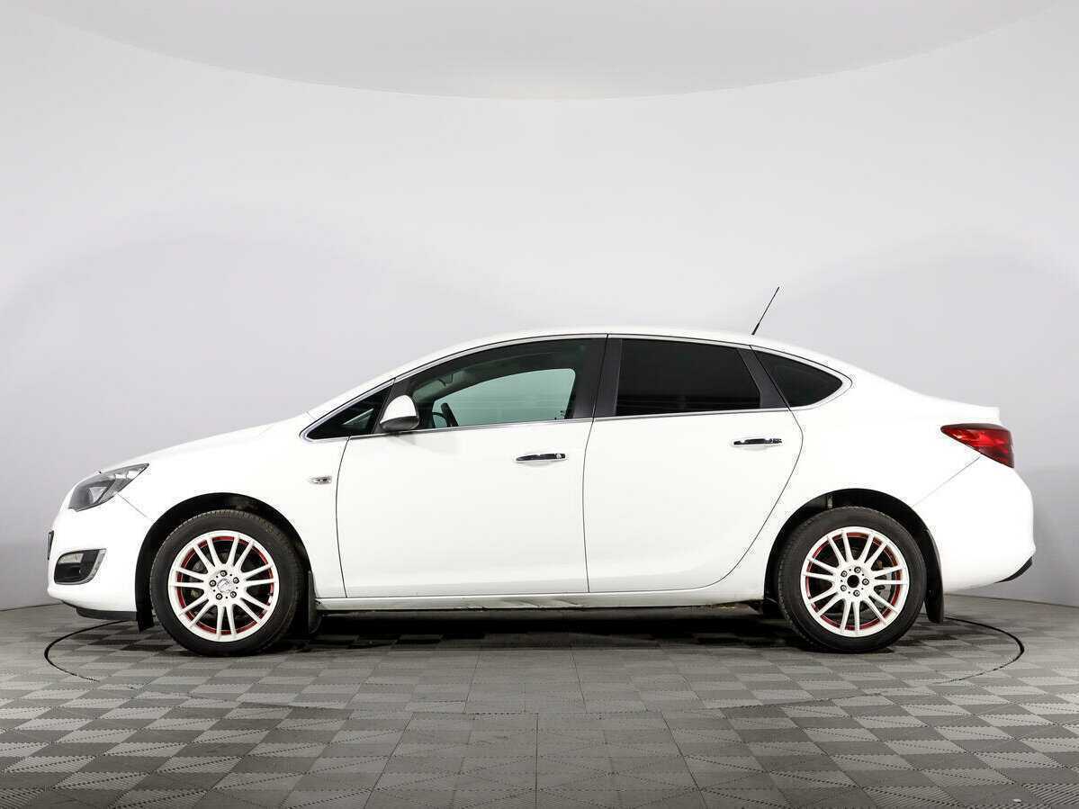 Б/У Опель Астра 2013 года. Фото: #7